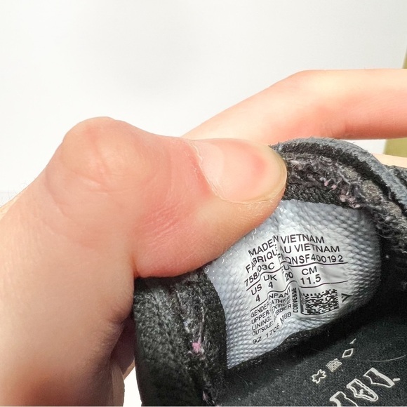 Converse Black Leather Velcro Sneakers Size 4 Toddler - Picture 5 of 5